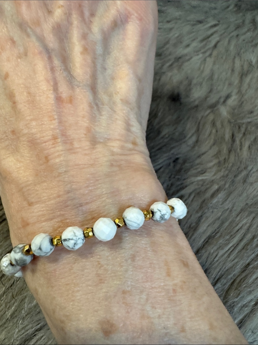 Gorjano White Howlite Bead Bracelet with Gold Accent - Women Jewelry